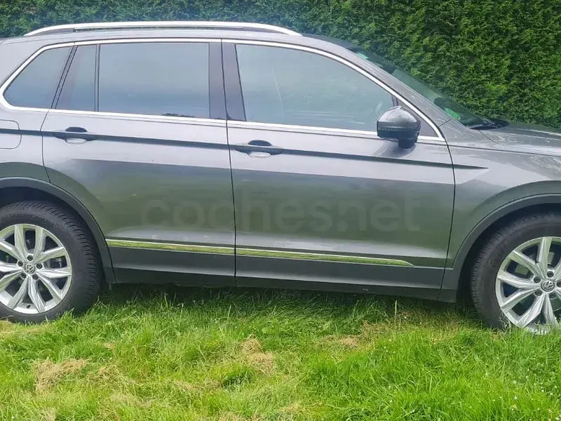 Usado VW Tiguan Sportline 150 CV (110 kW) 2017 Gris / plata SUV