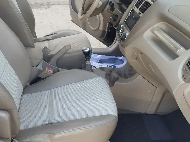 Usado Kia Sportage 140 CV (102 kW) 2008 Negro SUV