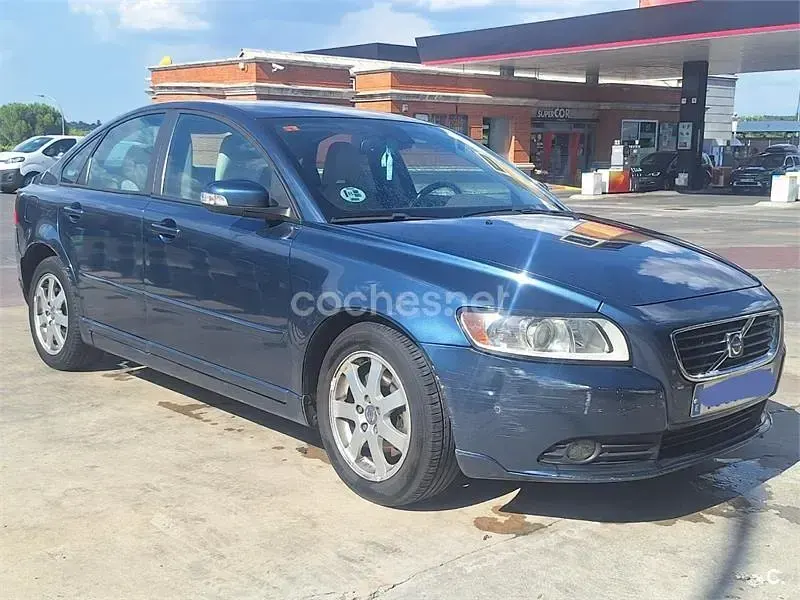 Usado Volvo S40 Kinetic 136 CV (100 kW) 2008 Azul Berlina