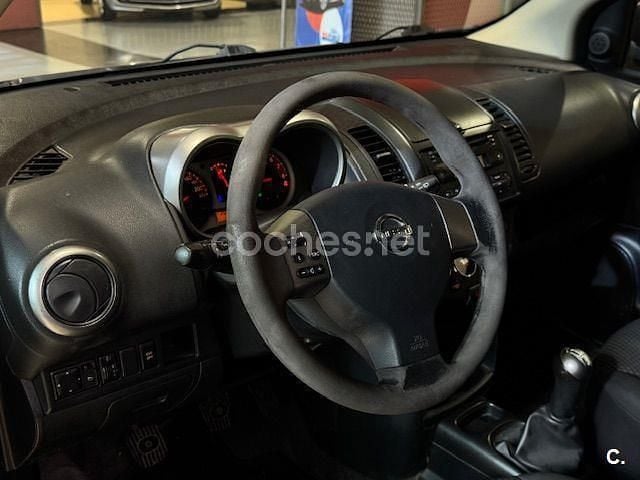 Usado Nissan Note Tekna 110 CV (80 kW) 2006 Gris / plata Monovolumen