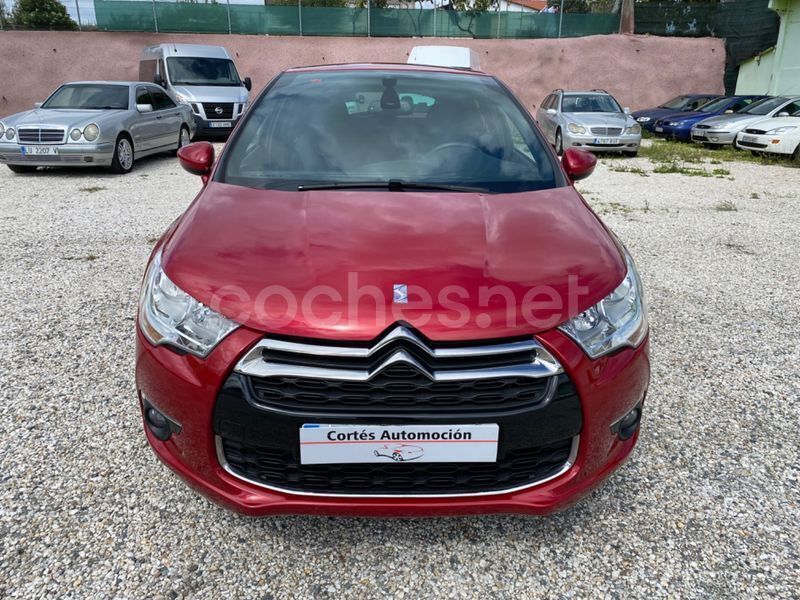 Usado DS Automobiles DS4 Design 92 CV (67 kW) 2015 Granate Berlina