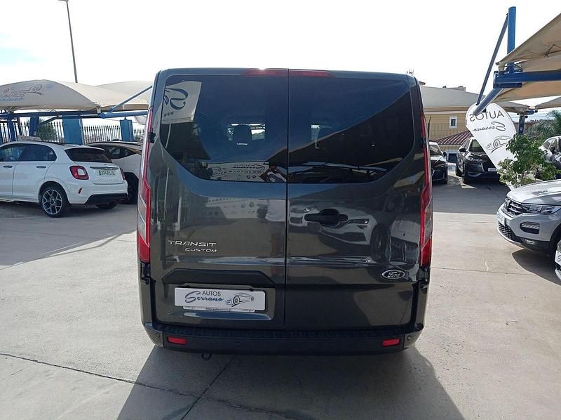 Usado Ford Tourneo Trend 131 CV (96 kW) 2022 Gris Monovolumen