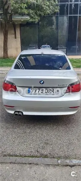 Usado BMW 530 231 CV (169 kW) 2005 Gris / plata Berlina