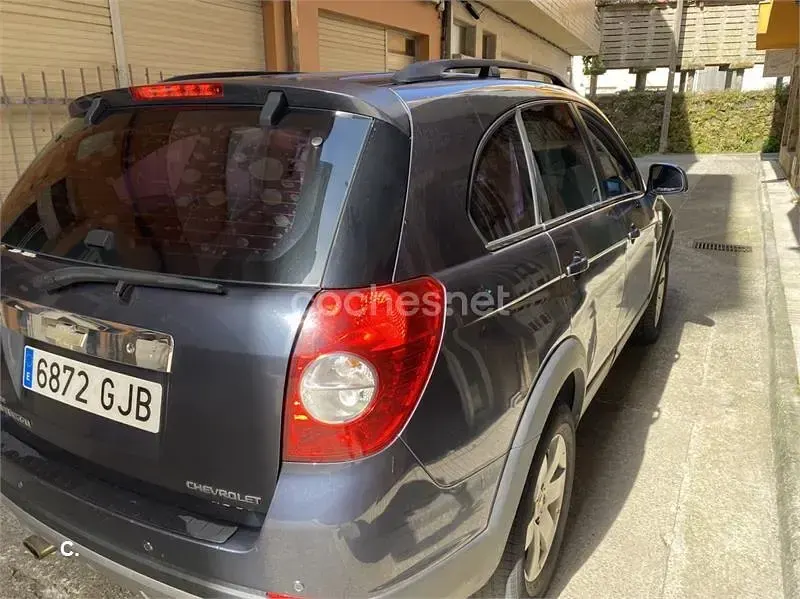 Usado Chevrolet Captiva LS 127 CV (93 kW) 2008 Negro SUV