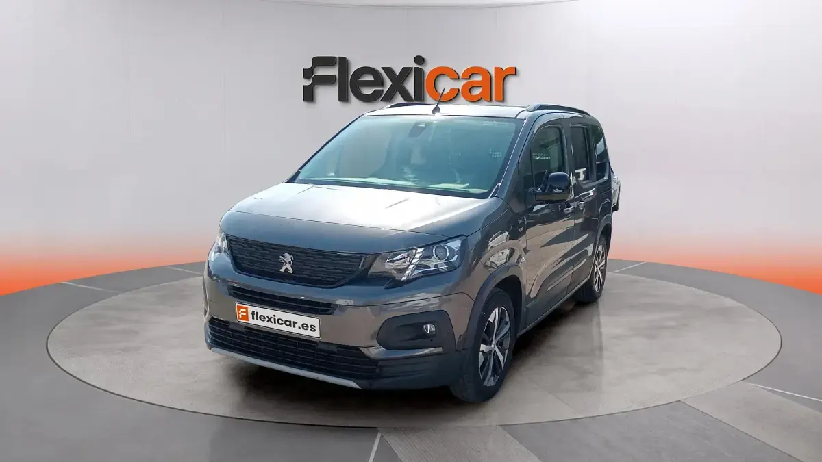 Usado Peugeot Rifter GT 131 CV (96 kW) 2023 Gris Monovolumen