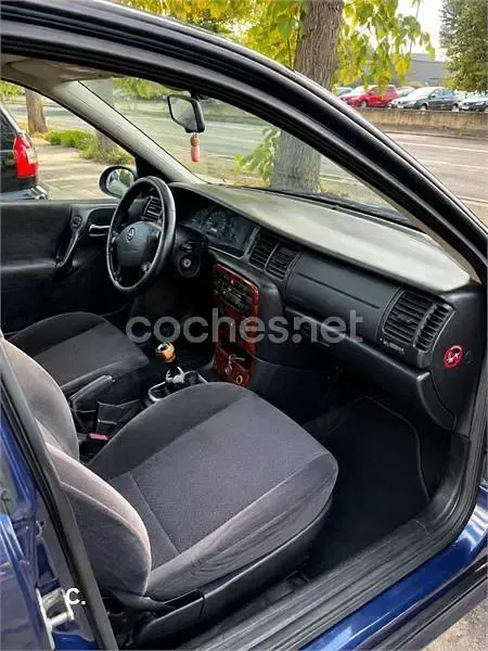 Usado Opel Vectra Edition 115 CV (84 kW) 2000 Azul Familiar