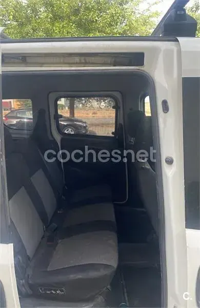Usado Fiat Doblò Dynamic 105 CV (77 kW) 2012 Blanco Monovolumen