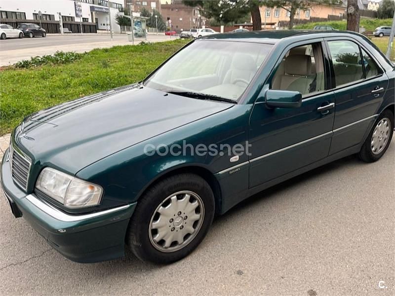 Usado Mercedes C240 Elegance 170 CV (125 kW) 1998 Verde Berlina