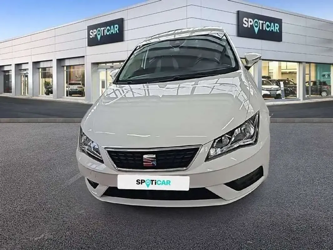 Usado Seat Leon ST Style 131 CV (96 kW) 2018 Blanco Familiar