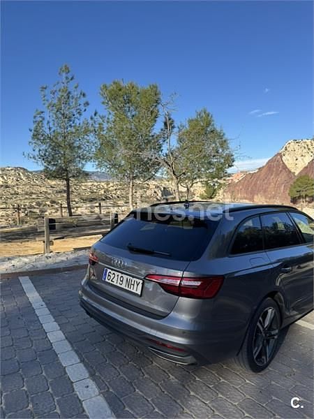 Usado Audi A4 Advanced Plus 136 CV (100 kW) 2019 Gris / plata Familiar