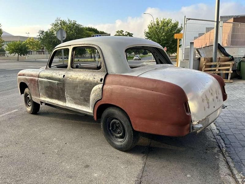 Usado Mercedes 220 90 CV (66 kW) 1957 Familiar