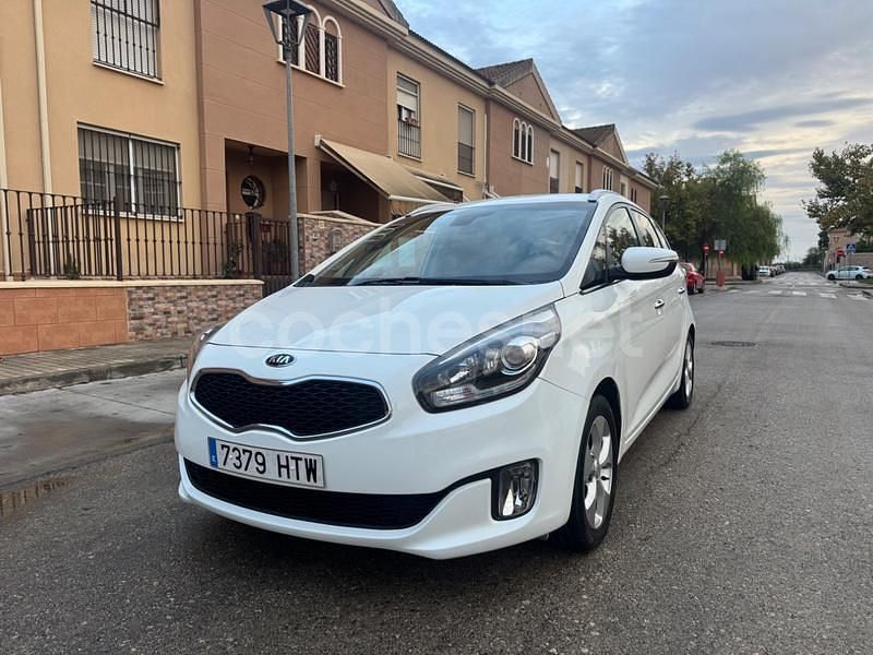 Blanco Usado 2014 Kia Carens Monovolumen | 6499 € (Super precio) - Imagen 1/4