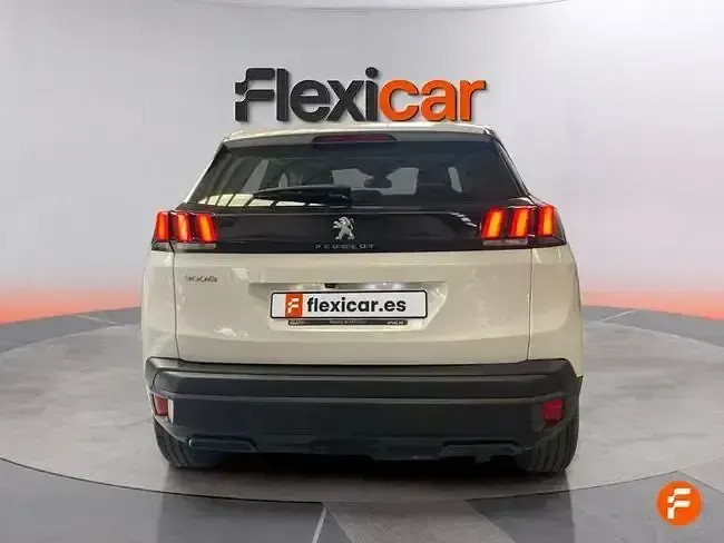 Usado Peugeot 3008 Allure 130 CV (95 kW) 2022 Blanco SUV