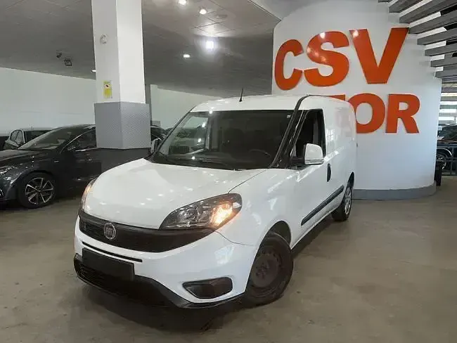 Używany Fiat Doblò 95 KM (69 kW) 2022 Biały Minivan