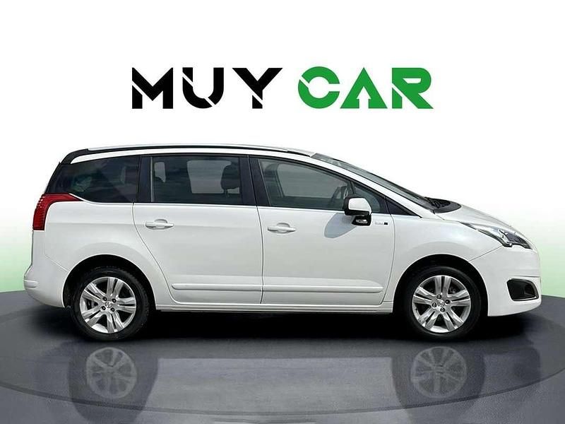 Usado Peugeot 5008 Style 131 CV (96 kW) 2015 Blanco Monovolumen