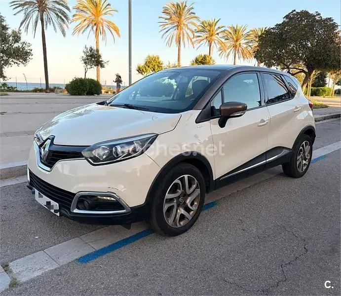 Usado Renault Captur Intens 90 CV (66 kW) 2016 Beige SUV