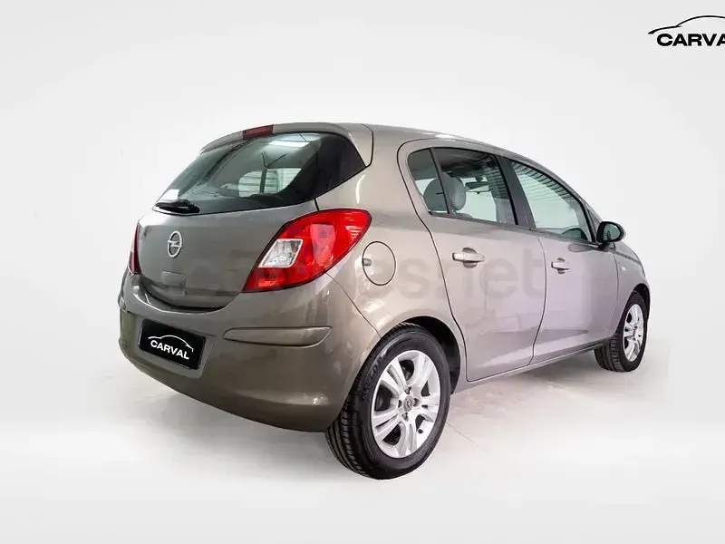 Usado Opel Corsa Selective 75 CV (55 kW) 2014 Gris / plata Utilitario