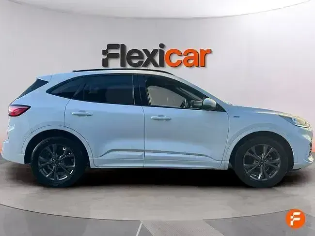 Usado Ford Kuga ST-Line 150 CV (110 kW) 2022 Blanco SUV