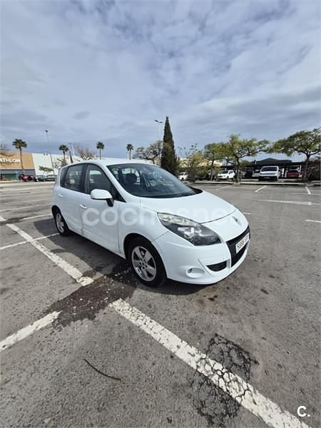 Usado Renault Scénic III Expression 105 CV (77 kW) 2009 Blanco Monovolumen