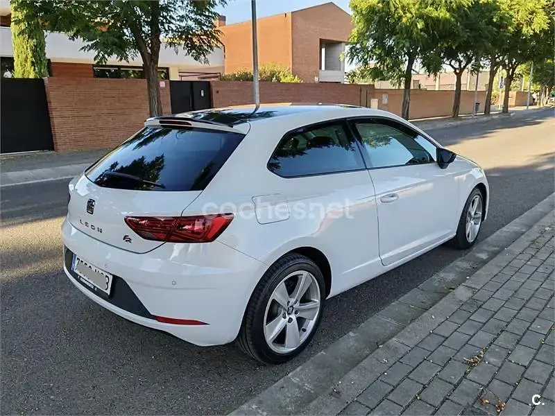 Usado Seat Leon FR 150 CV (110 kW) 2017 Blanco Berlina