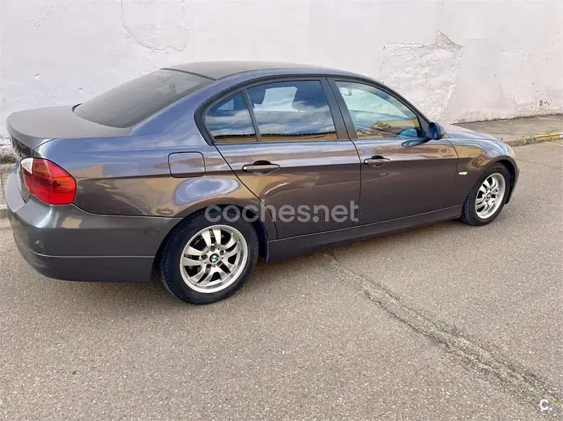 Usado BMW 318 115 CV (84 kW) 2006 Negro Berlina