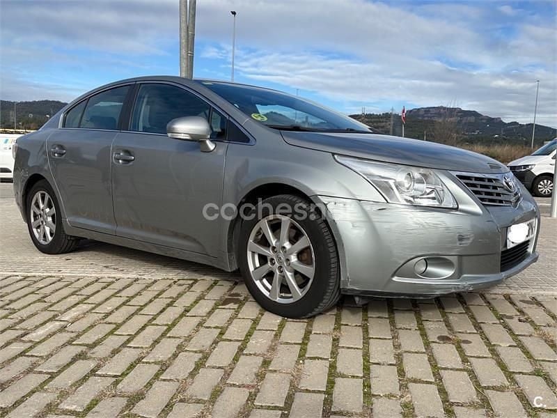 Usado Toyota Avensis Advance 150 CV (110 kW) 2009 Gris / plata Berlina