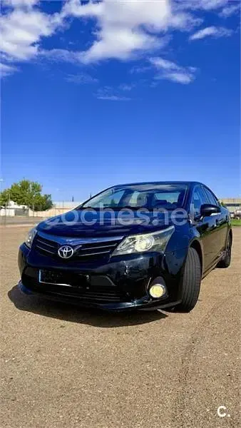 Usado Toyota Avensis Comfort 124 CV (91 kW) 2012 Negro Berlina