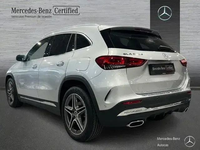 Usado Mercedes GLA200 150 CV (110 kW) 2023 Plata iridio SUV