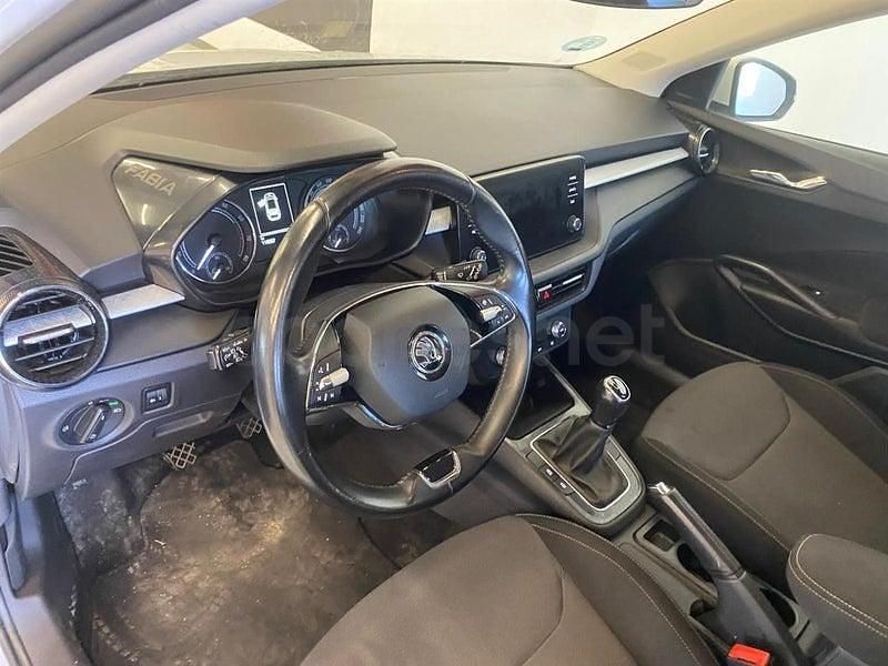 Usado Skoda Fabia Ambition 80 CV (58 kW) 2022 Blanco Utilitario