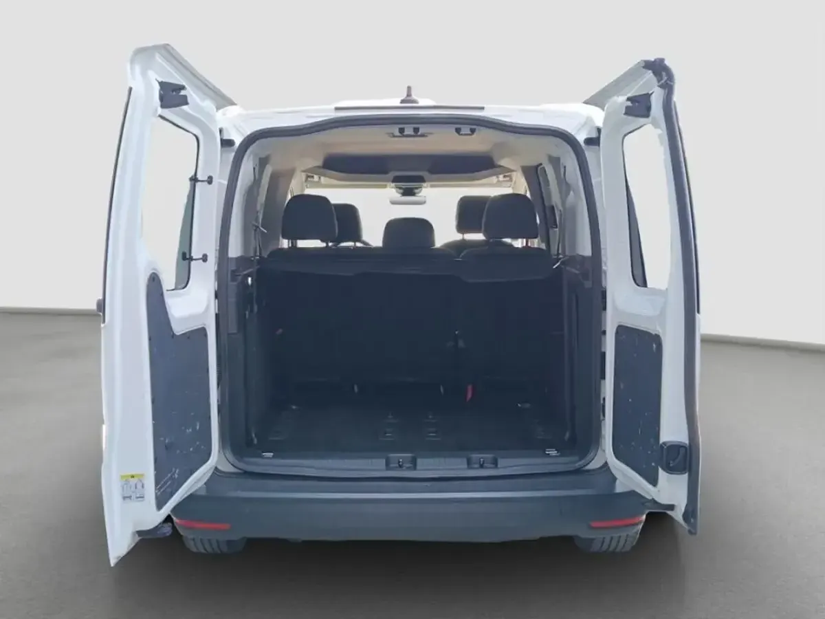 Usado VW Caddy 102 CV (75 kW) 2022 Blanco Monovolumen