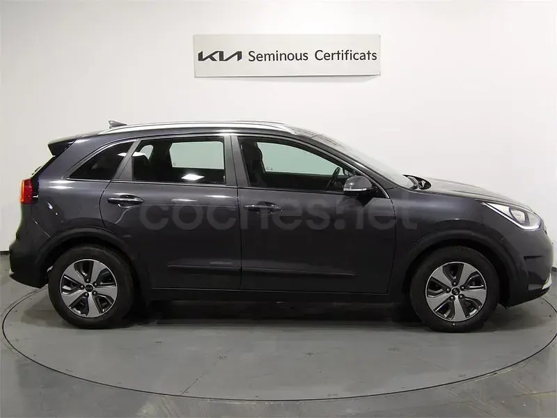 Usado Kia Niro 141 CV (103 kW) 2019 Gris / plata SUV