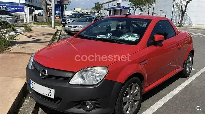 Usado Opel Tigra Enjoy 90 CV (66 kW) 2006 Rojo Descapotable