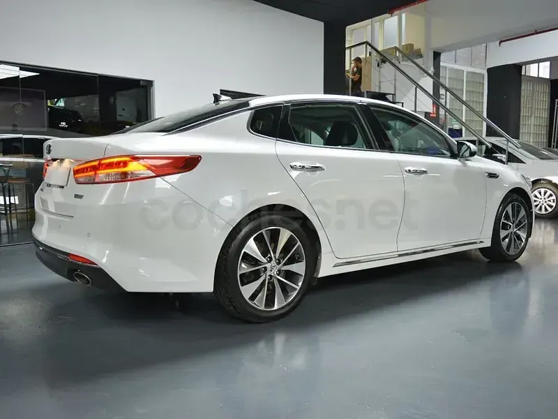 Usado Kia Optima GT-Line 141 CV (103 kW) 2017 Blanco Berlina