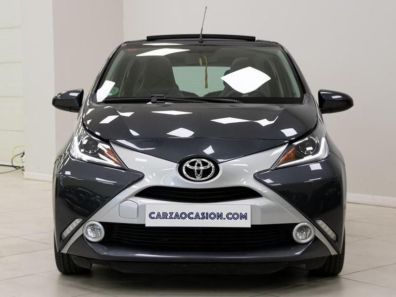 Usado Toyota Aygo X-cite 69 CV (50 kW) 2016 Gris Utilitario