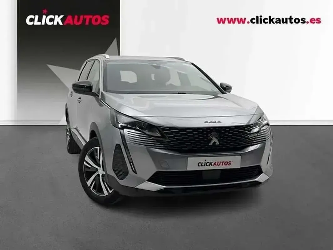 Usado Peugeot 5008 Allure 131 CV (96 kW) 2023 Gris SUV