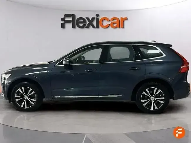 Käytetty Volvo XC60 Core 350 HP (257 kW) 2023 Sininen Katumaasturi