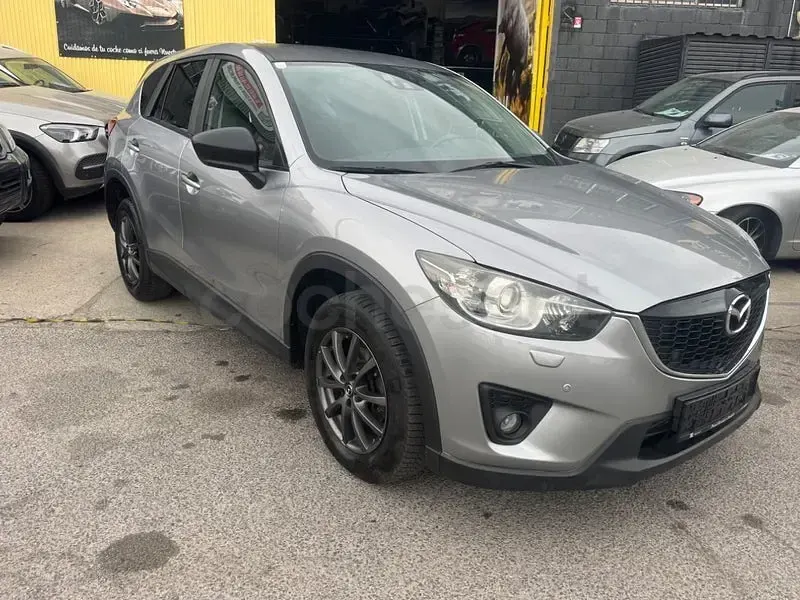 Usado Mazda CX-5 Luxury 150 CV (110 kW) 2015 Gris / plata SUV