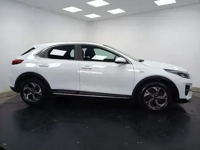 Usado Kia XCeed 121 CV (88 kW) 2022 Blanco SUV