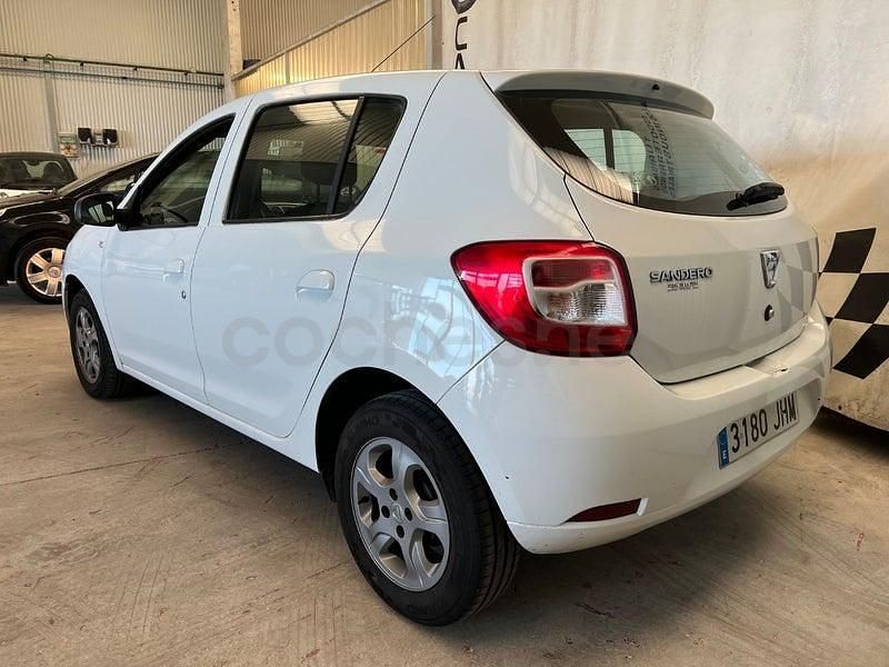 Usado Dacia Sandero Lauréate 90 HP (66 kW) 2015 Branco Sedan