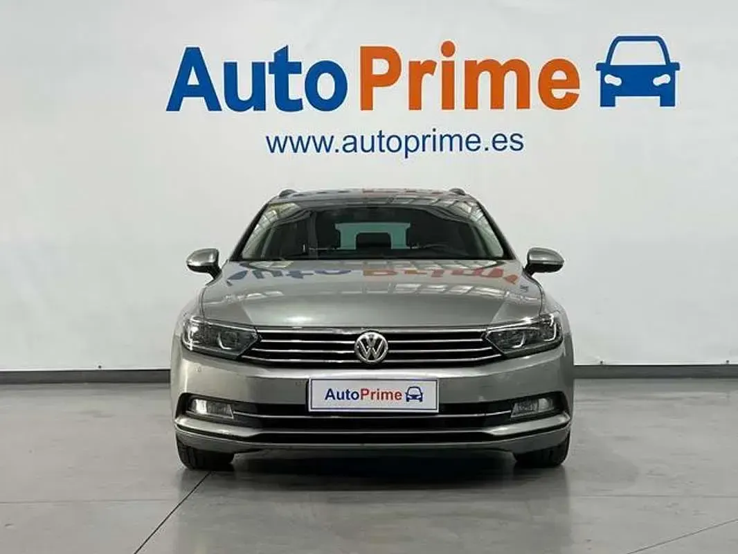 Usado VW Passat Advance 150 CV (110 kW) 2015 Gris / plata Familiar