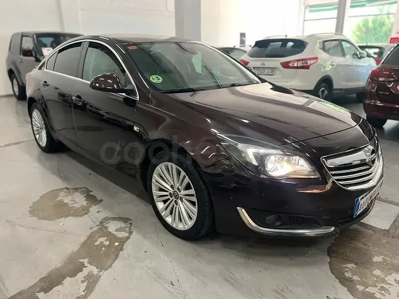 Usado Opel Insignia Excellence 163 CV (119 kW) 2013 Granate Berlina
