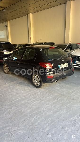 Negro Usado 2012 Peugeot 206+ Utilitario | 4990 € (Precio justo) - Imagen 1/3