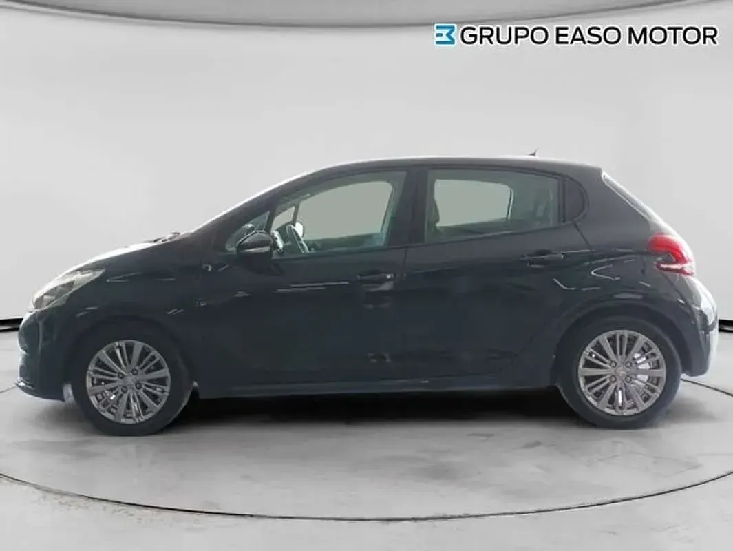Usado Peugeot 208 Signature Sky 83 CV (61 kW) 2019 Negro Utilitario