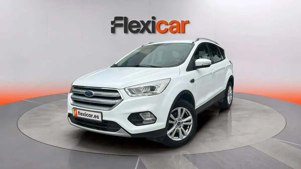 Usado Ford Kuga Trend 120 CV (88 kW) 2019 Blanco SUV