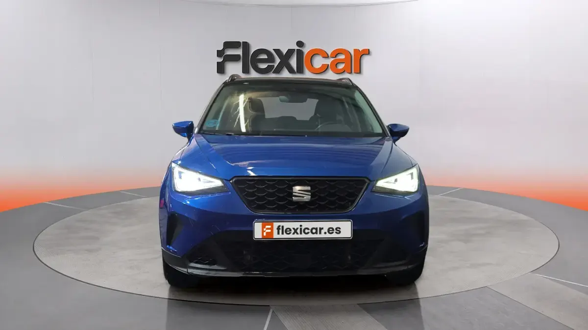 Usado Seat Arona Style 110 CV (80 kW) 2023 Azul SUV