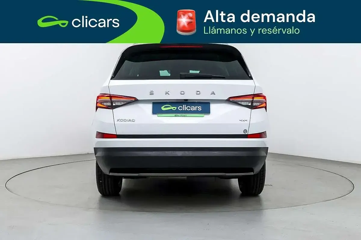 Usado Skoda Kodiaq Ambition 150 CV (110 kW) 2022 Blanco SUV