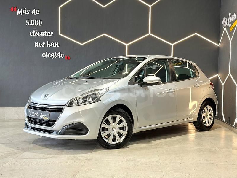 Usado Peugeot 208 Allure 100 CV (73 kW) 2015 Gris / plata Utilitario