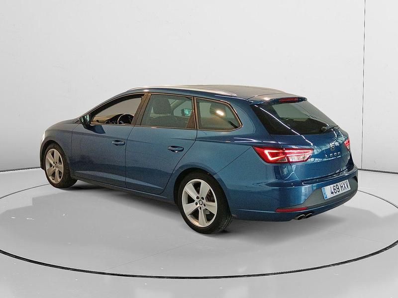 Usado Seat Leon FR 150 CV (110 kW) 2014 Azul Familiar