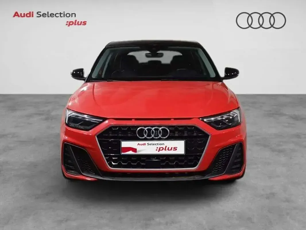 Usado Audi A1 Sportback Black Edition 95 CV (69 kW) 2022 Rojo Utilitario