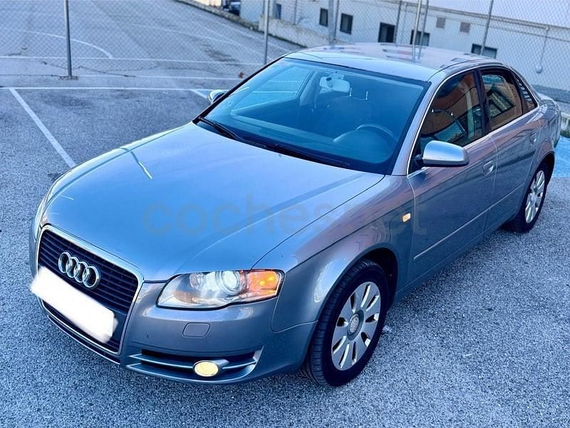 Usado Audi A4 140 CV (102 kW) 2006 Gris / plata Berlina